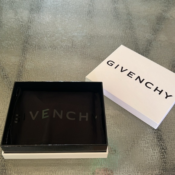 Givenchy 4G Card Holder - Picture 10 of 12